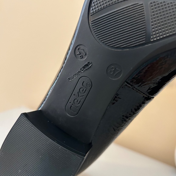 Like New Rieker Antistress Crinkle Patent Leather Low Heel Pumps Size EU37/US6 - Picture 8 of 14